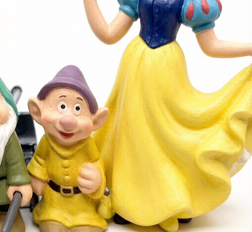 Snow White & Seven Dwarfs Cake Toppers - Fairytale Figurine Set